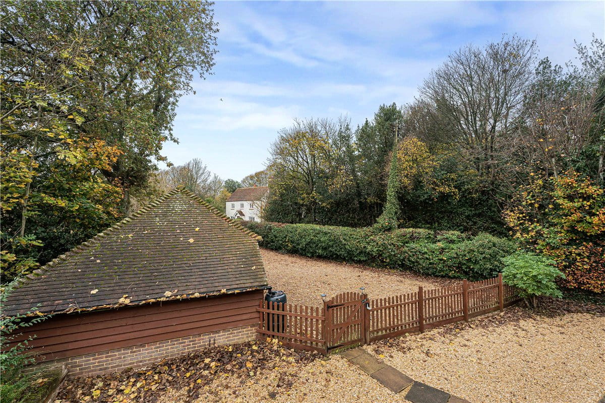 4 bedroom house, Frith Hill, South Heath HP16 - Available