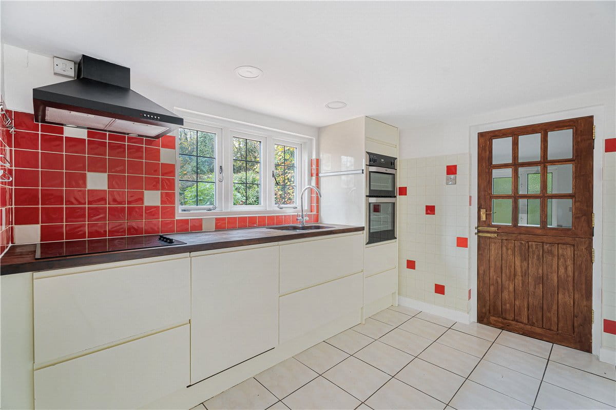 4 bedroom house, Frith Hill, South Heath HP16 - Available