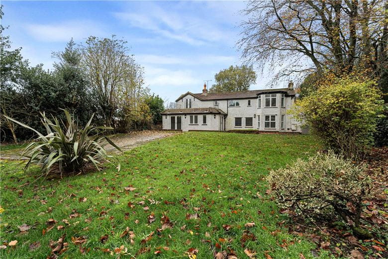 4 bedroom house, Frith Hill, South Heath HP16 - Available