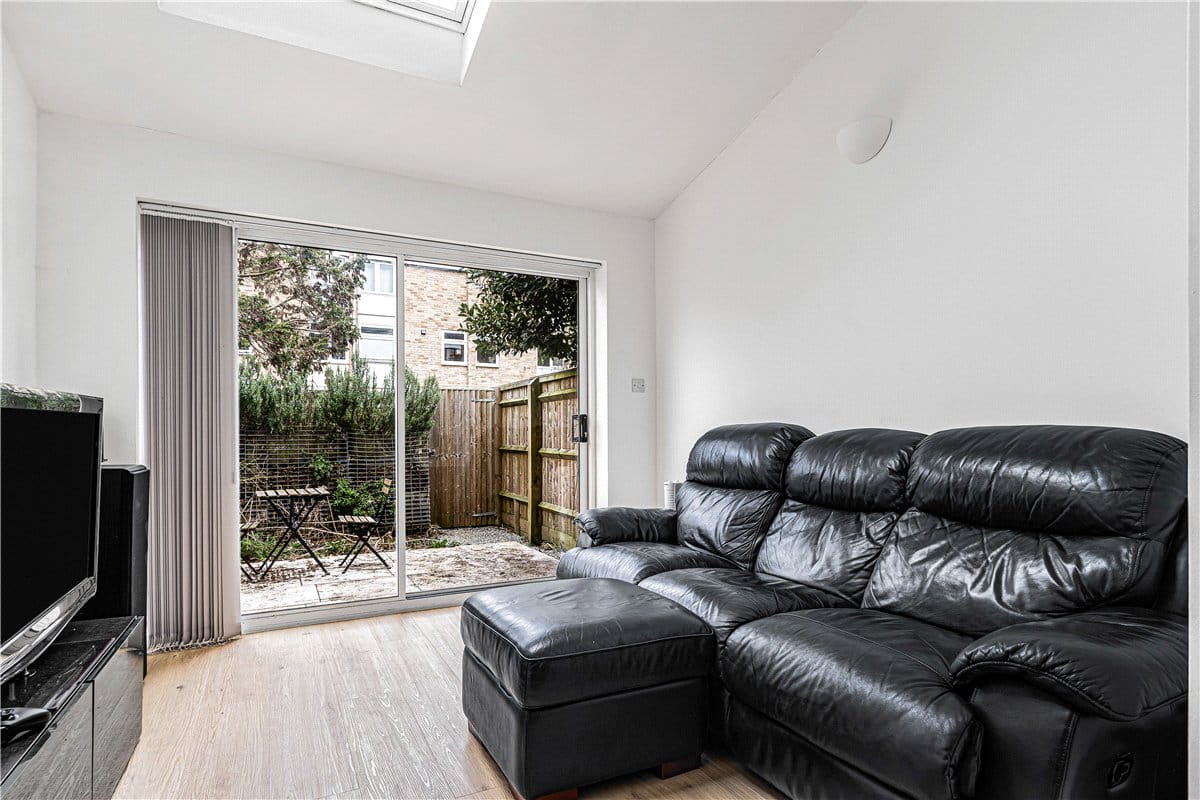 1 bedroom flat, Harefields, Oxford OX2 - Available