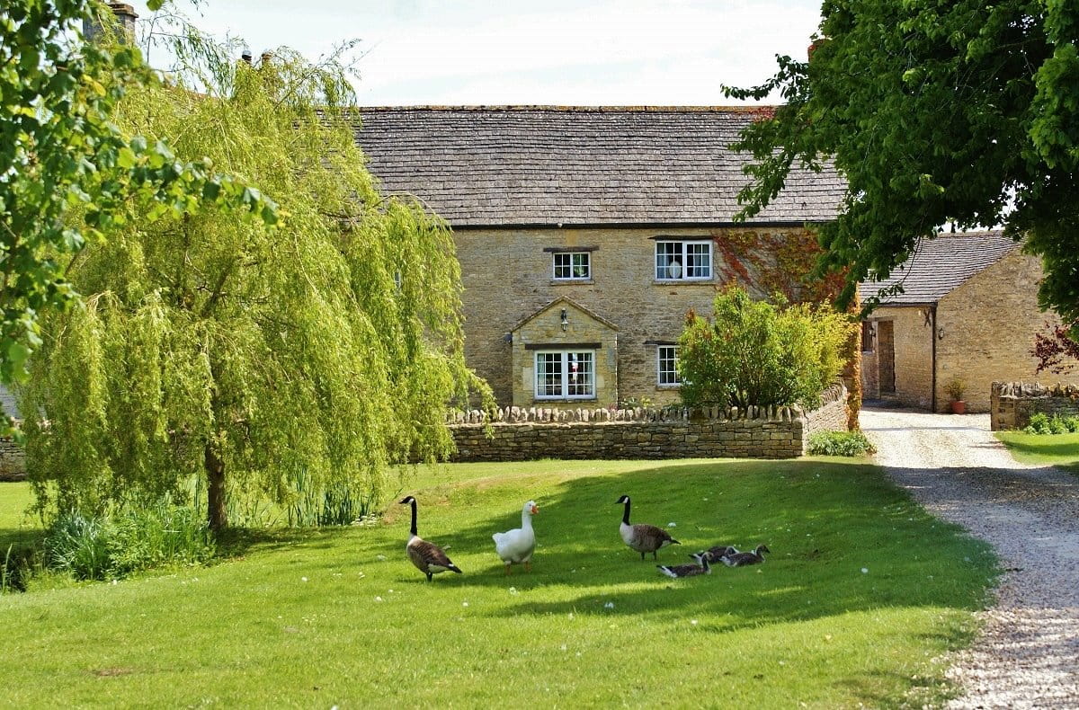 66 bedroom , Lew, Bampton OX18 - Available