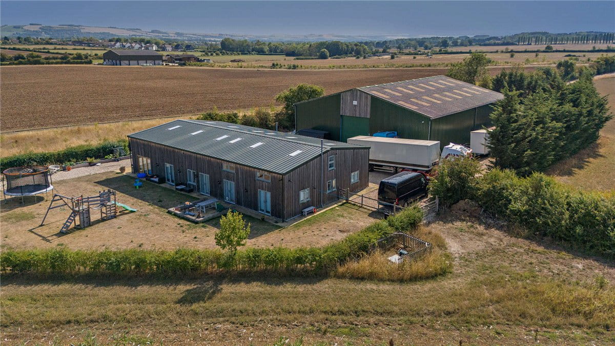  bedroom , Kings Lane, Longcot SN7 - Available