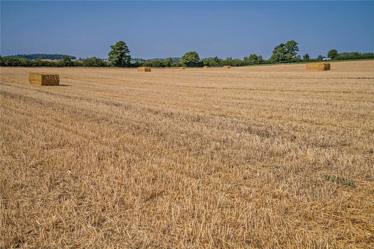  bedroom , Kings Lane, Longcot SN7 - Available