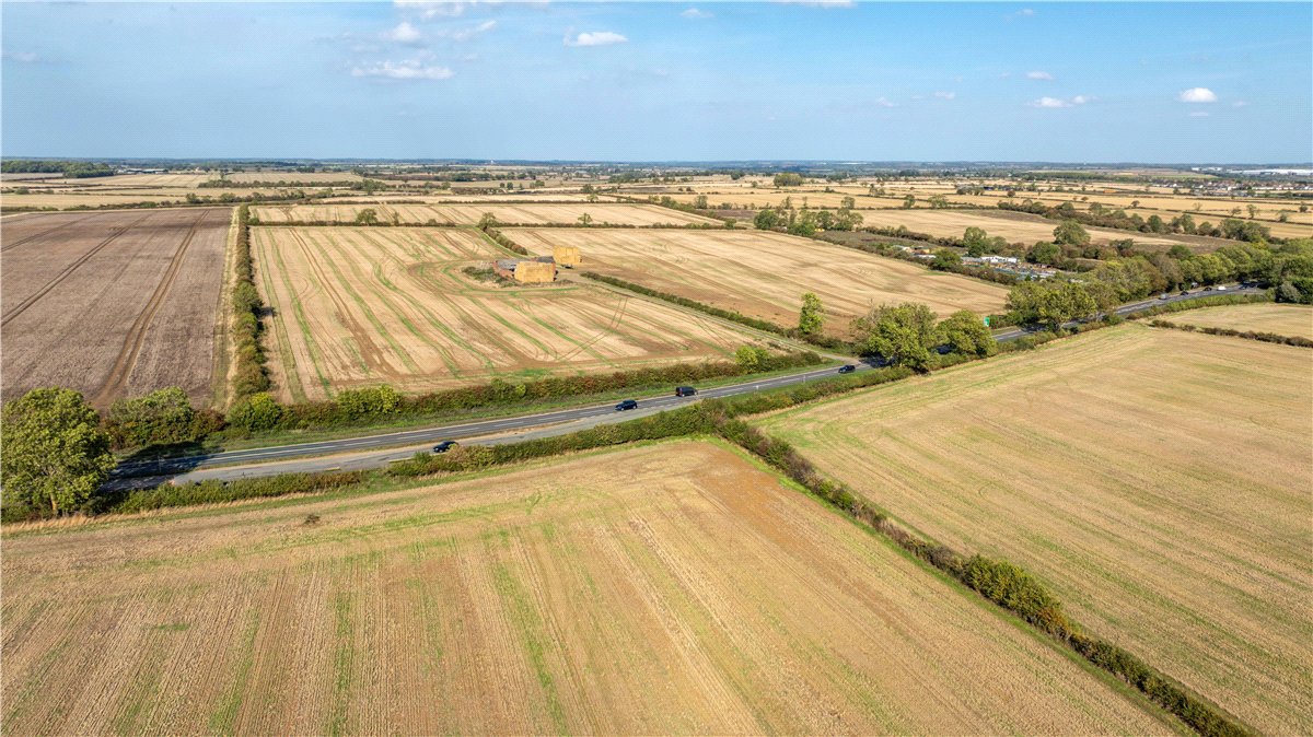 1,728 acres Country Estate, Finedon, NN9 - Available