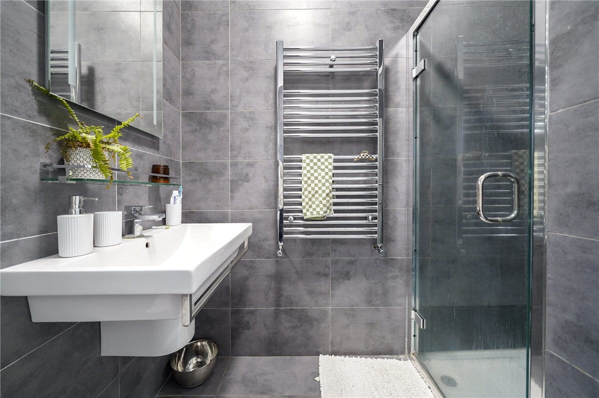 2 bedroom flat, Danehurst Street, London SW6 - Let Agreed