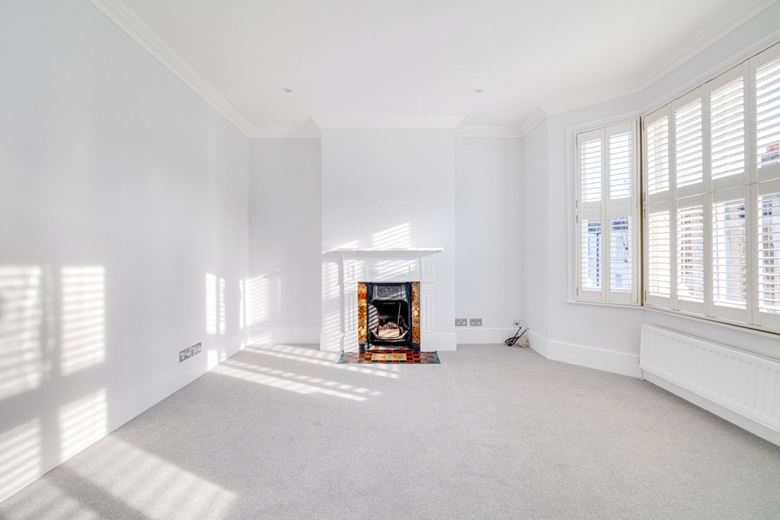 2 bedroom flat, Edgarley Terrace, London SW6 - Let Agreed