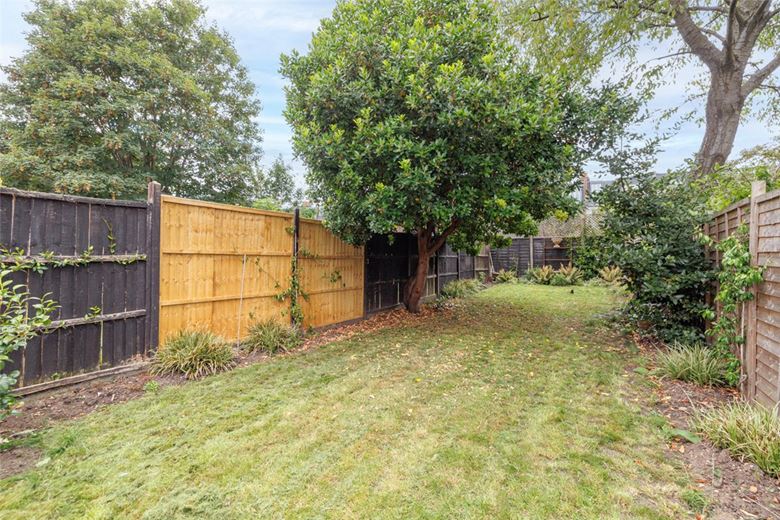 2 bedroom flat, Niton Street, Bishops Park SW6 - Let Agreed