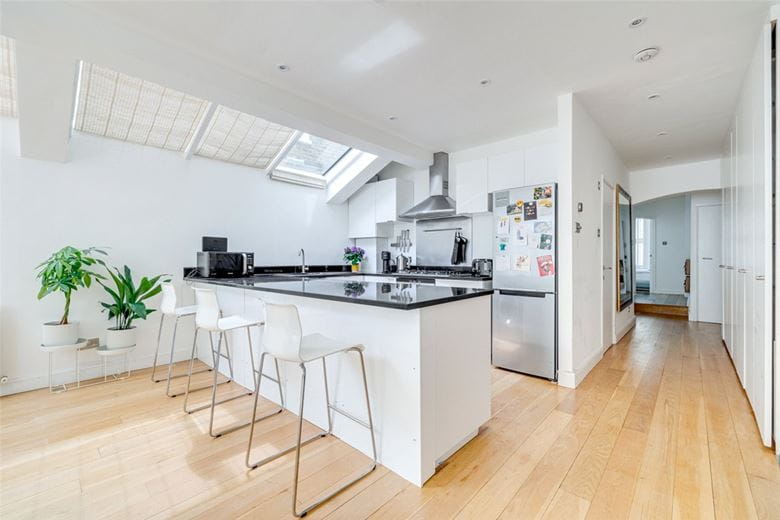 2 bedroom flat, Woodlawn Road, London SW6