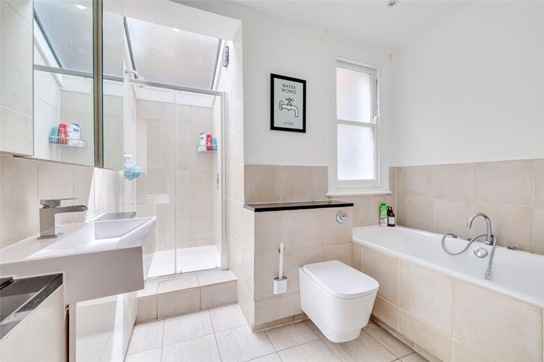 2 bedroom flat, Woodlawn Road, London SW6