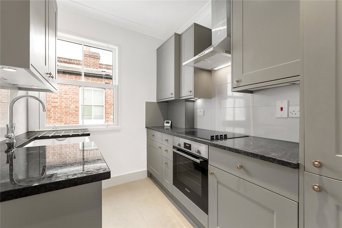 2 bedroom flat, Marville Road, London SW6