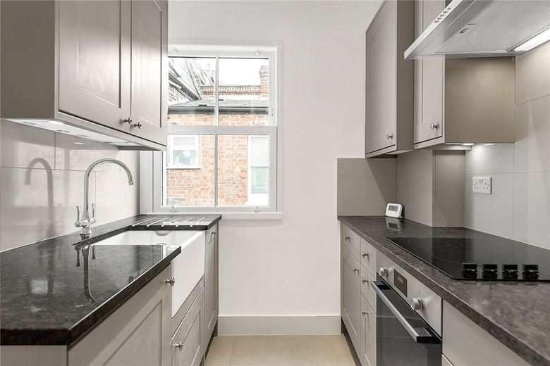 2 bedroom flat, Marville Road, London SW6