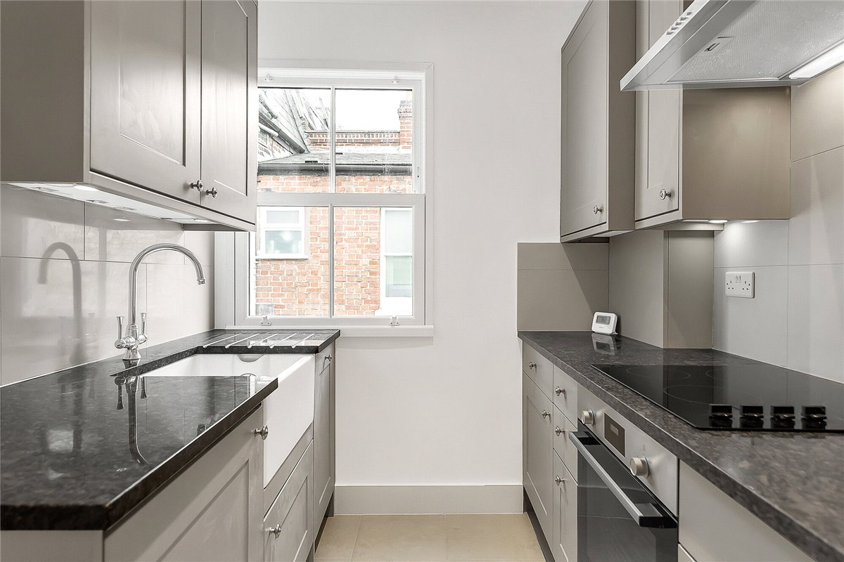 2 bedroom flat, Marville Road, London SW6