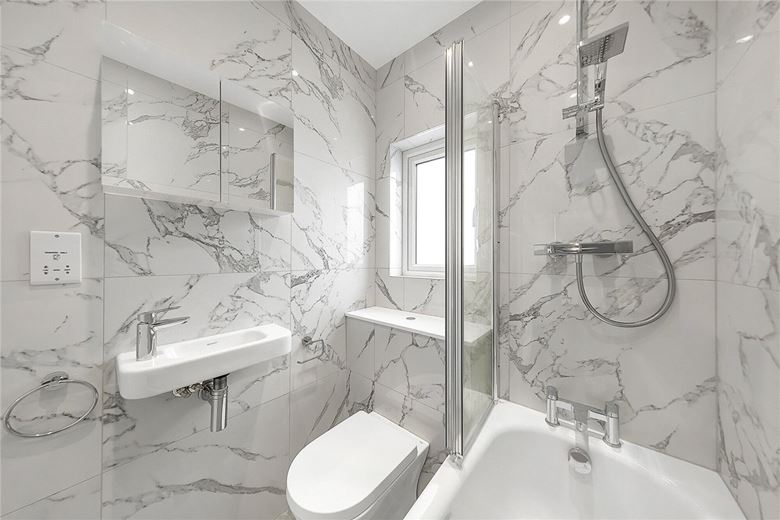 2 bedroom flat, Marville Road, London SW6