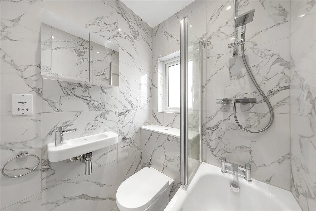 2 bedroom flat, Marville Road, London SW6