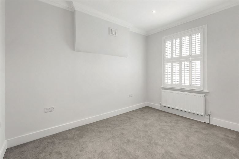 2 bedroom flat, Marville Road, London SW6