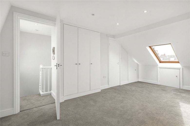2 bedroom flat, Marville Road, London SW6