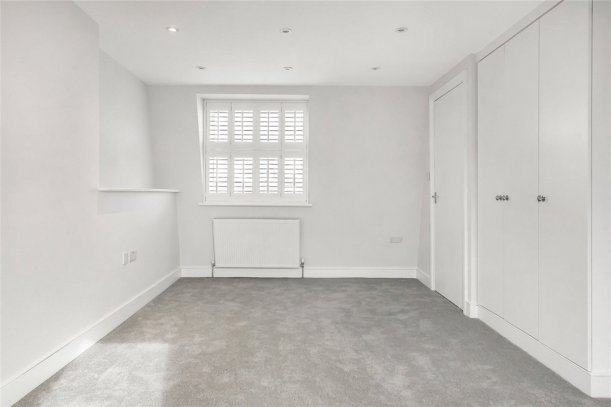2 bedroom flat, Marville Road, London SW6