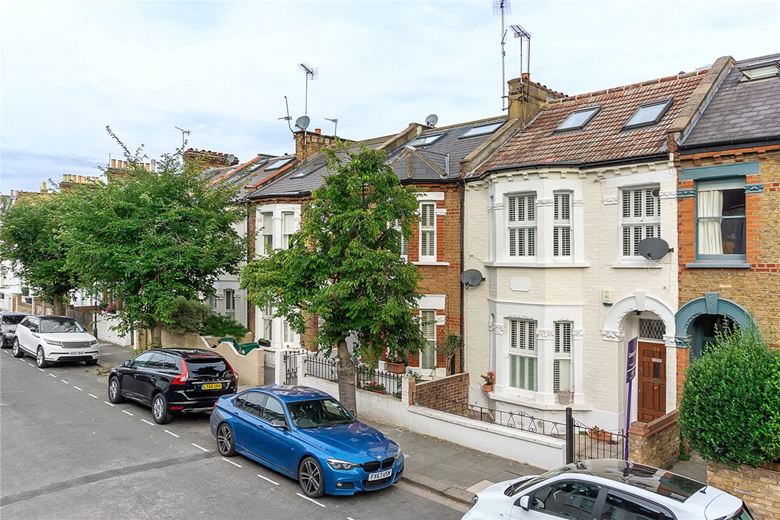 2 bedroom flat, Marville Road, London SW6