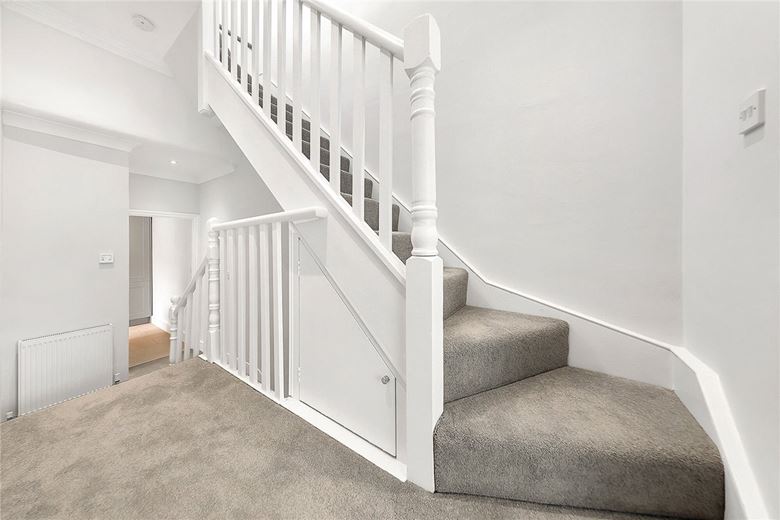 2 bedroom flat, Marville Road, London SW6