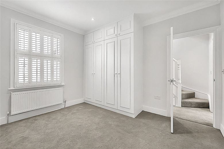 2 bedroom flat, Marville Road, London SW6
