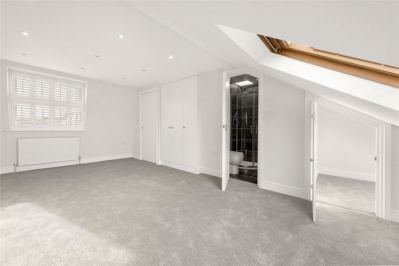 2 bedroom flat, Marville Road, London SW6