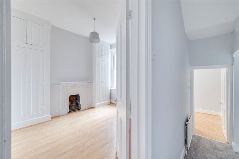 2 bedroom flat, Greswell Street, London SW6 - Let Agreed