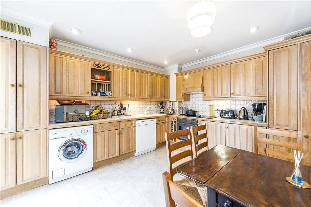 1 bedroom flat, Bishops Road, London SW6 - Available