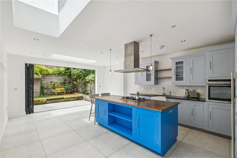 4 bedroom house, Firth Gardens, Bishops Park SW6 - Let Agreed