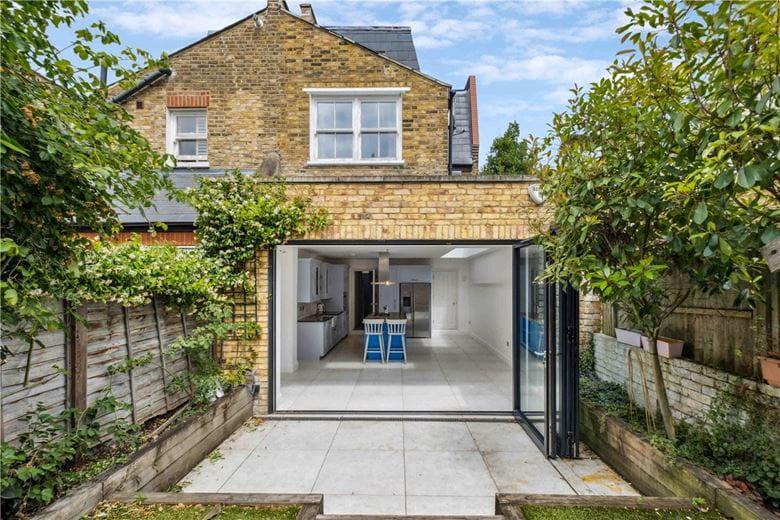 4 bedroom house, Firth Gardens, Bishops Park SW6 - Let Agreed