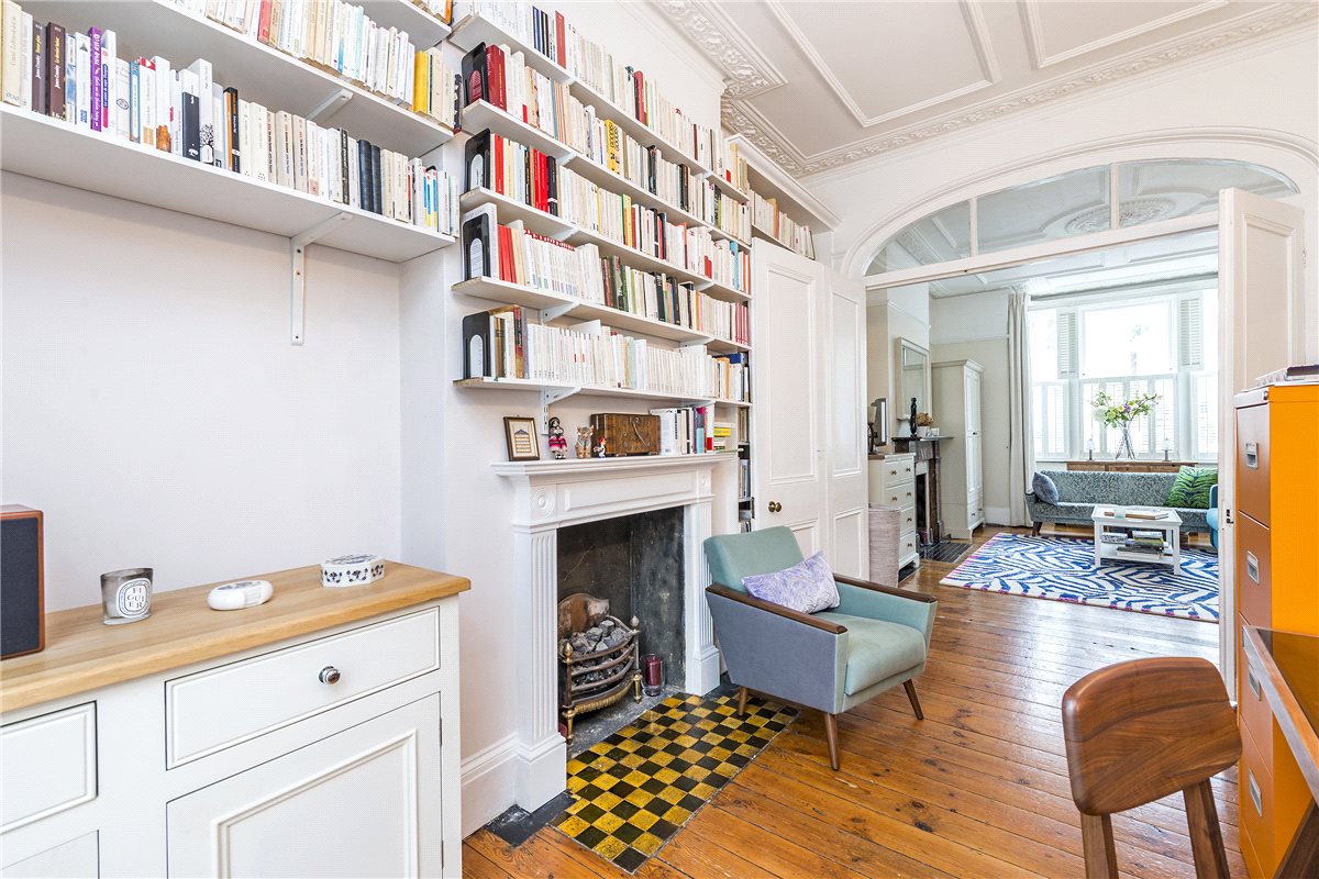 2 bedroom flat, Hestercombe Avenue, London SW6 - Let Agreed