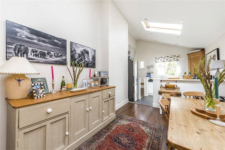 2 bedroom flat, Inglethorpe Street, London SW6 - Let Agreed