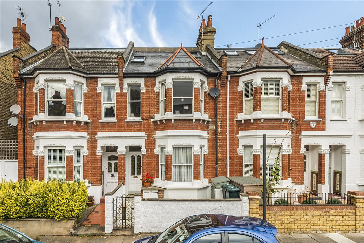2 bedroom flat, Inglethorpe Street, London SW6 - Let Agreed