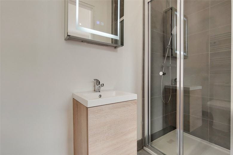 2 bedroom flat, Sedlescombe Road, London SW6 - Let Agreed