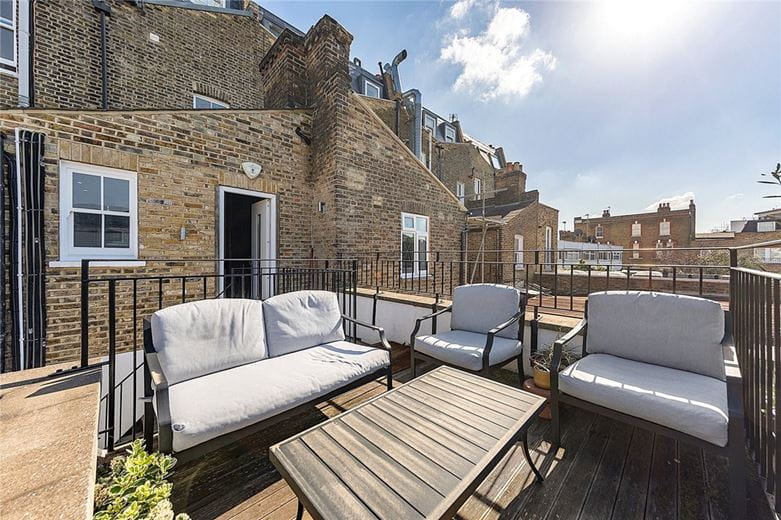 4 bedroom flat, Parsons Green Lane, London SW6 - Let Agreed