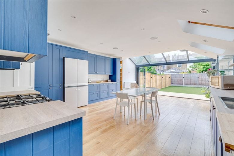 5 bedroom house, Queensmill Road, London SW6 - Let Agreed