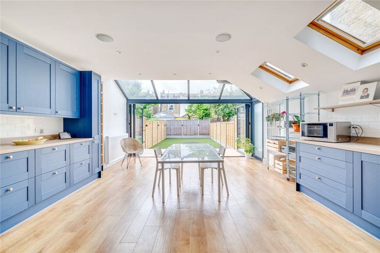 5 bedroom house, Queensmill Road, London SW6 - Let Agreed