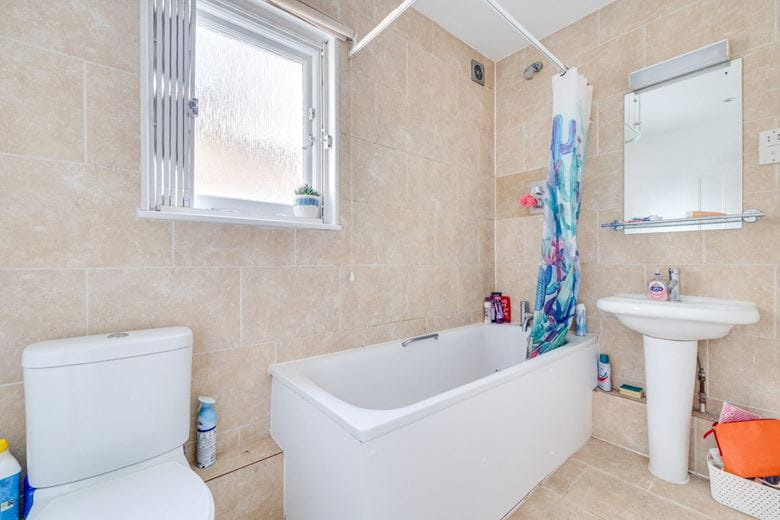 3 bedroom maisonette, Fulham Road, London SW6