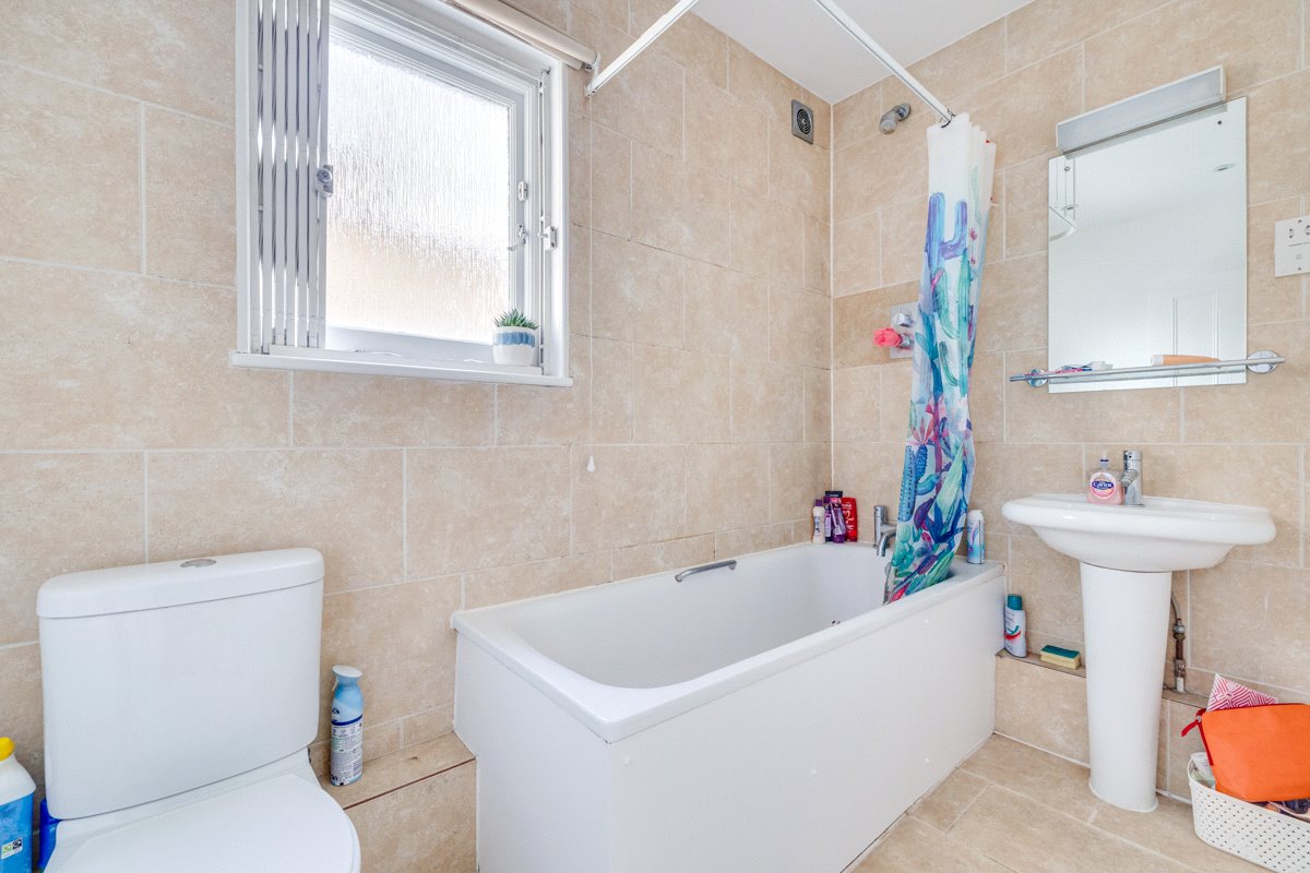 3 bedroom maisonette, Fulham Road, London SW6