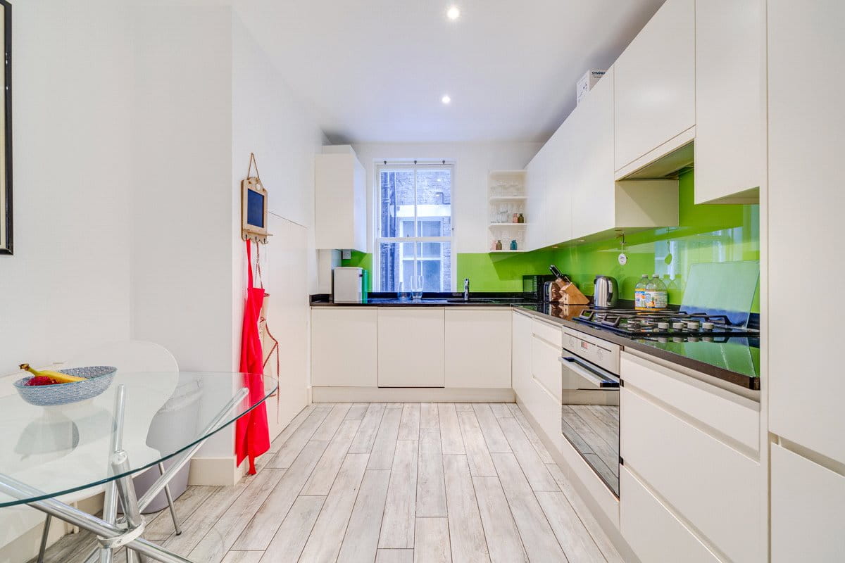 3 bedroom flat, Drive Mansions, Fulham Road SW6 - Available
