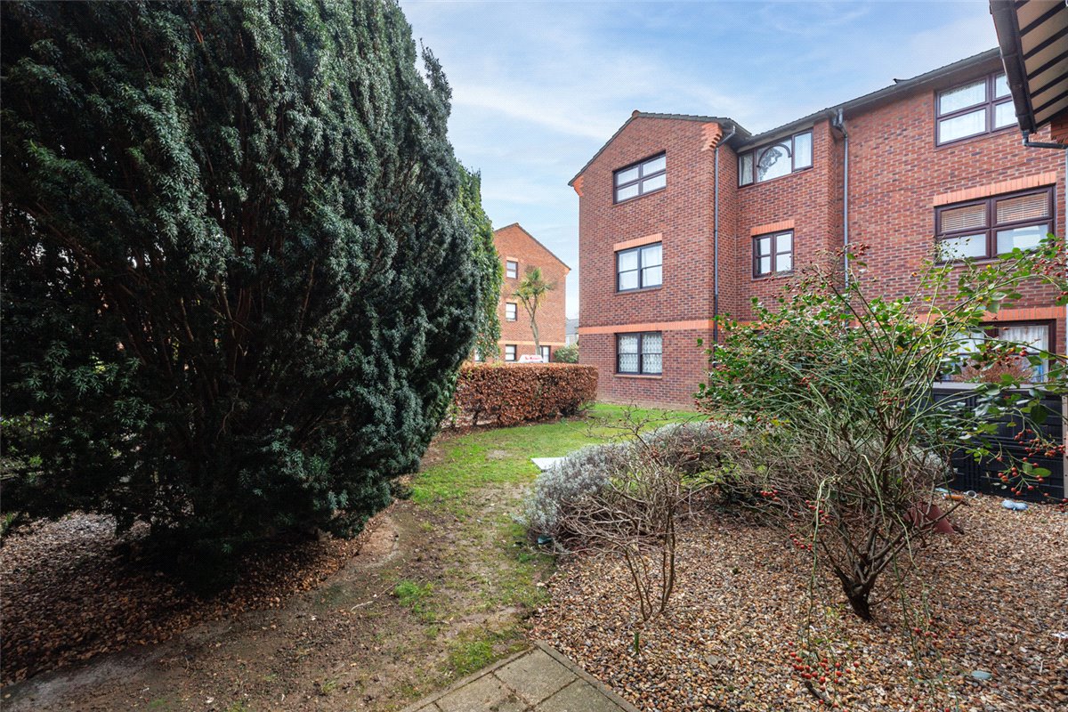 1 bedroom flat, Mayfield Road, London W12