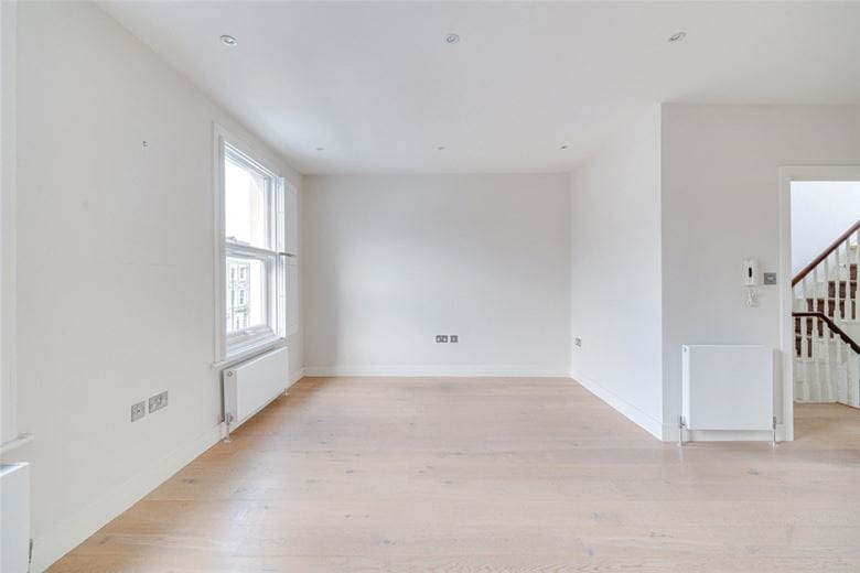 2 bedroom flat, Harwood Road, London SW6 - Let Agreed