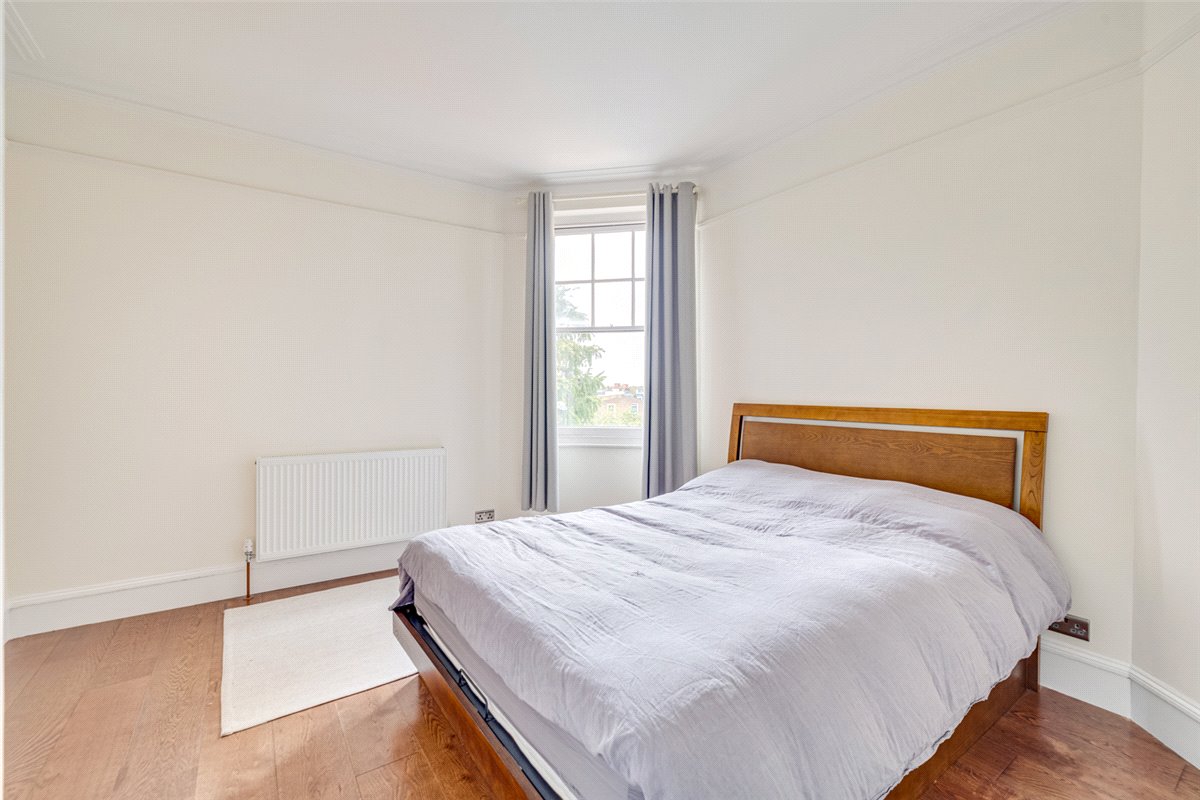 3 bedroom flat, Arundel Mansions, Kelvedon Road SW6