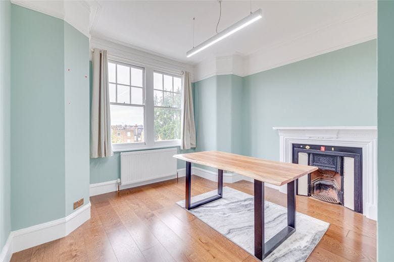 3 bedroom flat, Arundel Mansions, Kelvedon Road SW6