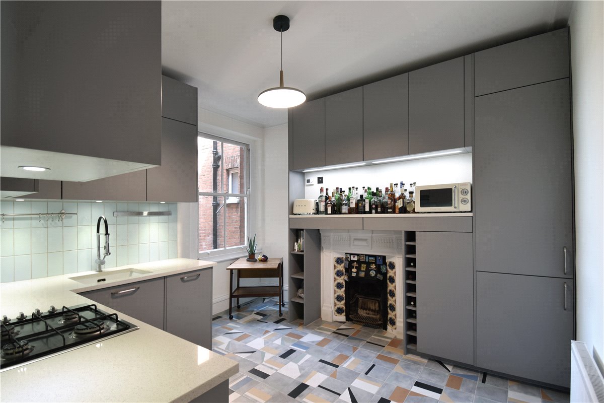 3 bedroom flat, Arundel Mansions, Kelvedon Road SW6