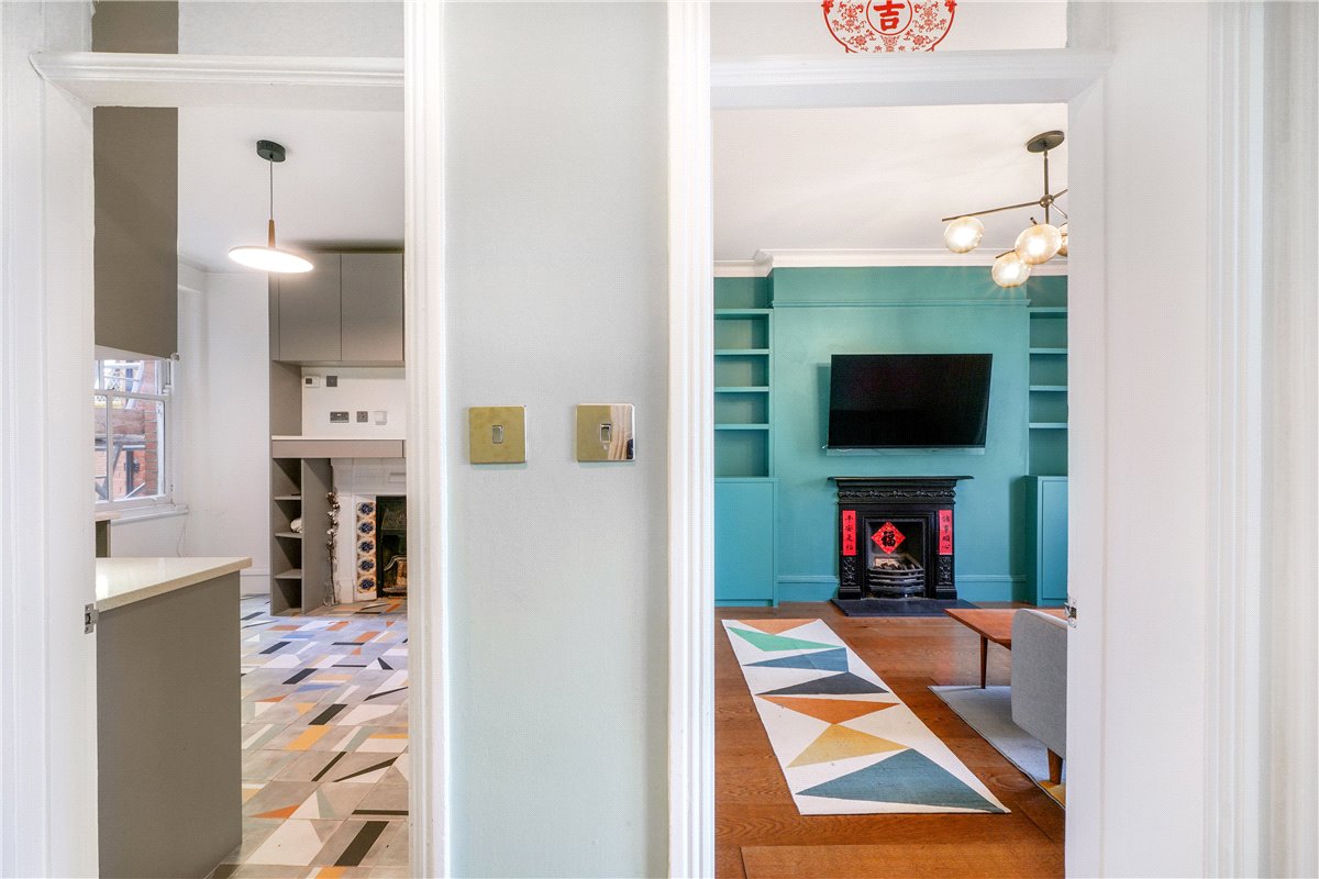 3 bedroom flat, Arundel Mansions, Kelvedon Road SW6