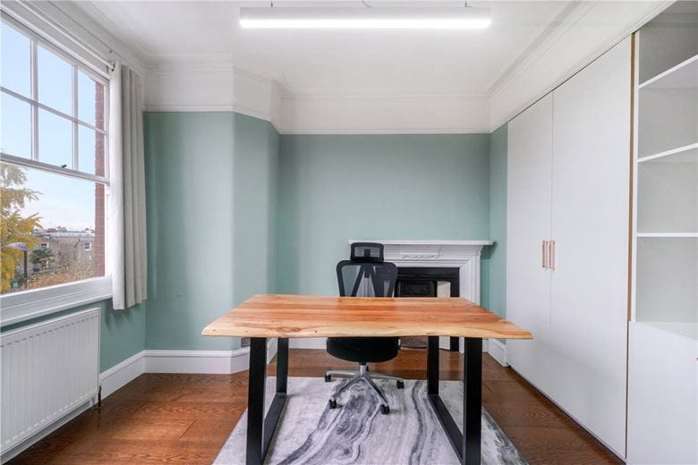 3 bedroom flat, Arundel Mansions, Kelvedon Road SW6