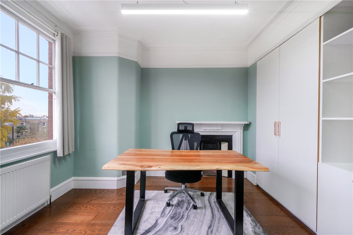 3 bedroom flat, Arundel Mansions, Kelvedon Road SW6