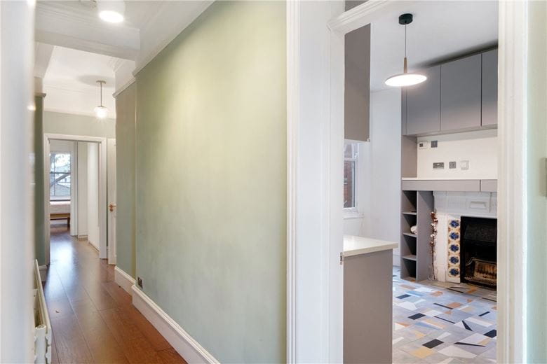 3 bedroom flat, Arundel Mansions, Kelvedon Road SW6