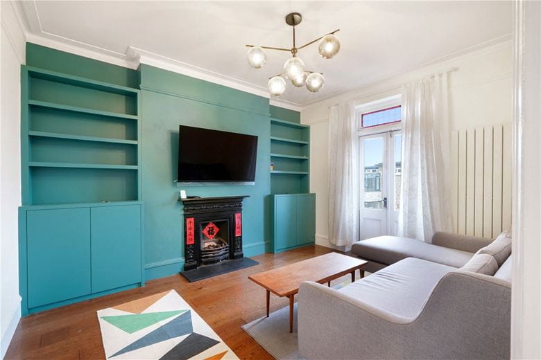 3 bedroom flat, Arundel Mansions, Kelvedon Road SW6 - Available