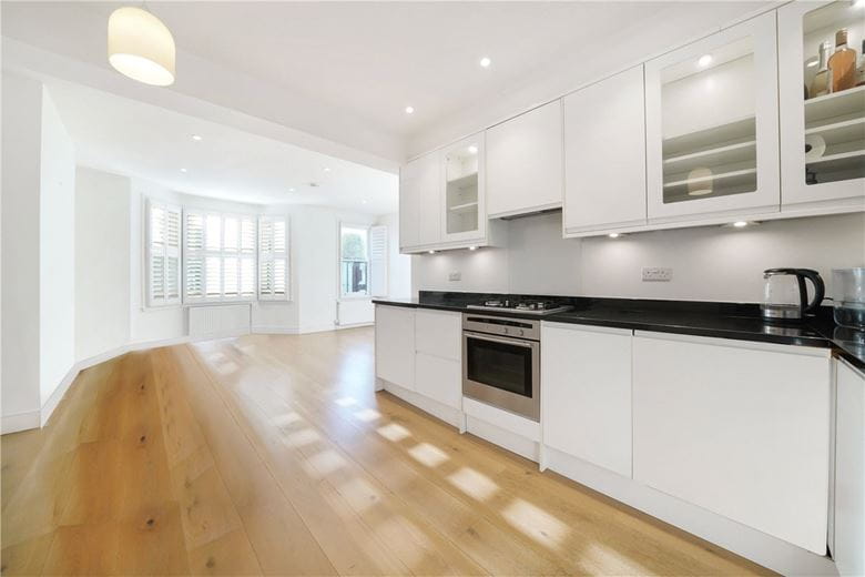 2 bedroom flat, Langthorne Street, London SW6 - Let Agreed